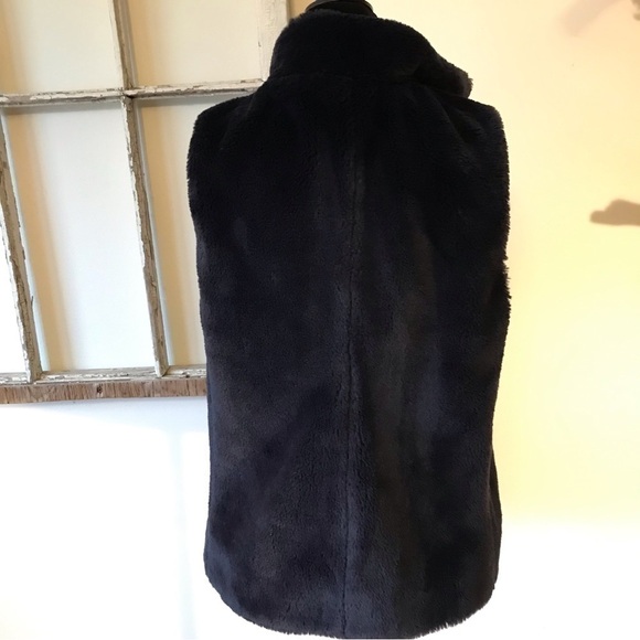 Women’s medium J. Crew fuzzy vest.  Navy blue - Picture 2 of 6